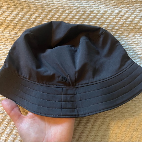NWOT Lululemon reversible bucket hat - Picture 2 of 4